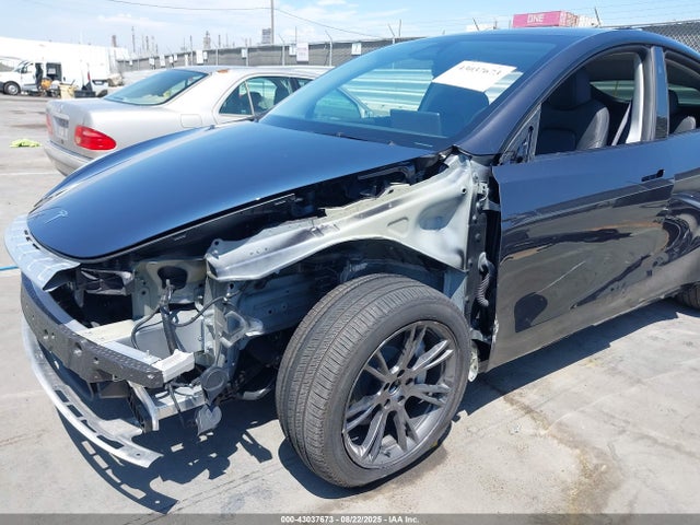2024 TESLA MODEL Y 7SAYGDED4RF156173 Photo 5