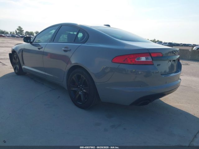 2011 JAGUAR XF SAJWA0FBXBLS04162 Photo 2
