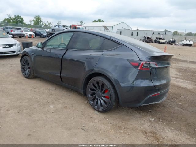 2024 TESLA MODEL Y 7SAYGDEFXRF022897 Photo 2