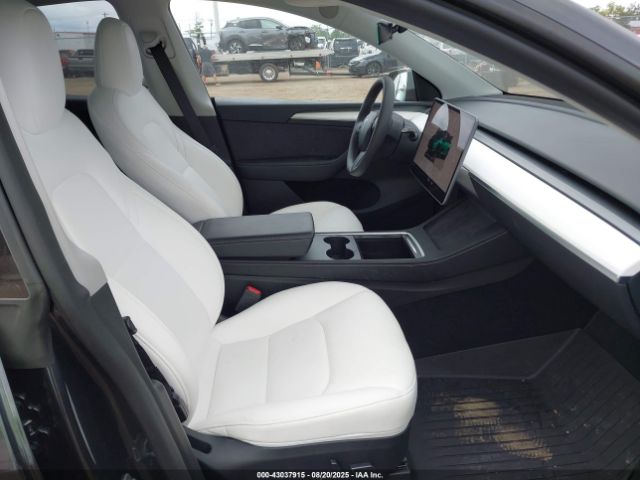 2024 TESLA MODEL Y 7SAYGDEFXRF022897 Photo 4