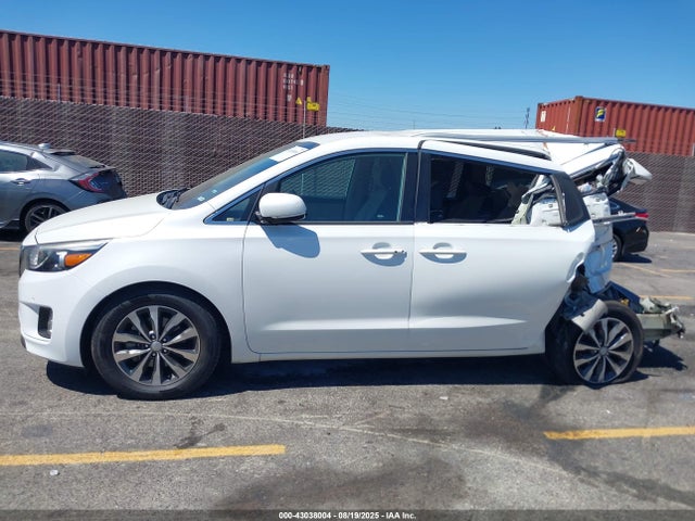 KNDMC5C19J6407789 KIA Sedona