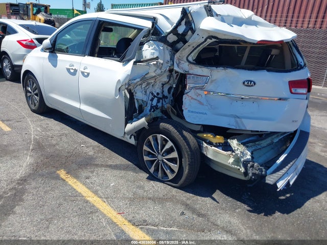 KNDMC5C19J6407789 KIA Sedona