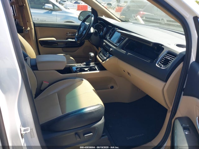 KNDMC5C19J6407789 KIA Sedona