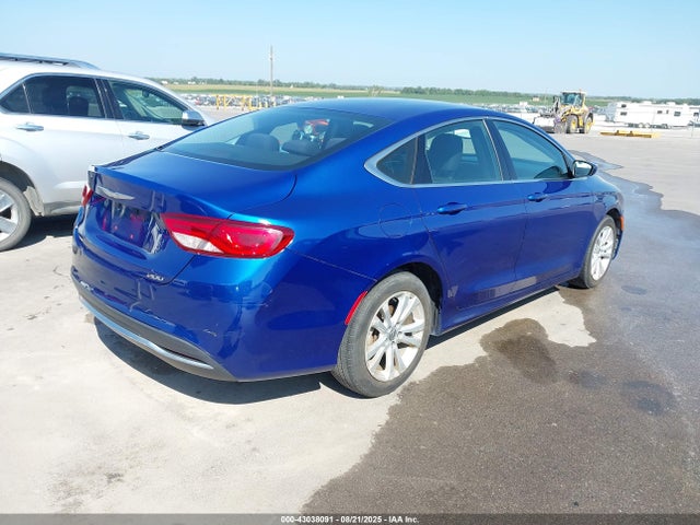 1C3CCCAB3FN577028 Chrysler 2015