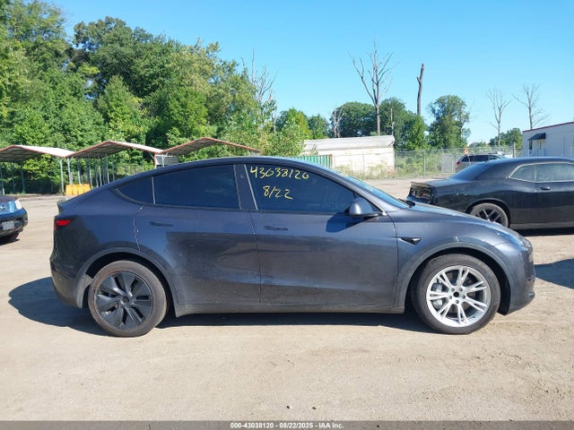 7SAYGDED9SA378226 Tesla Model Y