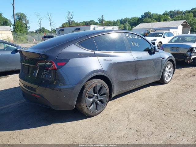 2025 TESLA MODEL Y 7SAYGDED9SA378226 Photo 3
