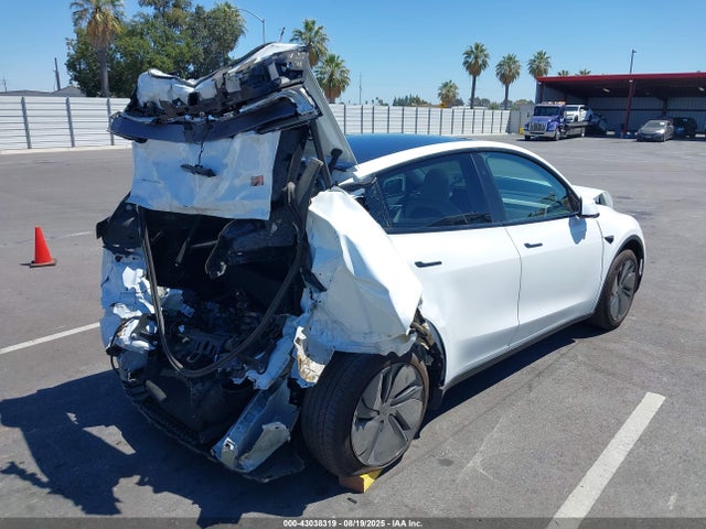2026 TESLA MODEL Y 7SAYGDEE1TF328952 Photo 3
