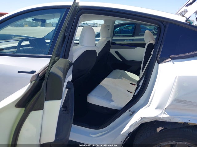 2026 TESLA MODEL Y 7SAYGDEE1TF328952 Photo 7