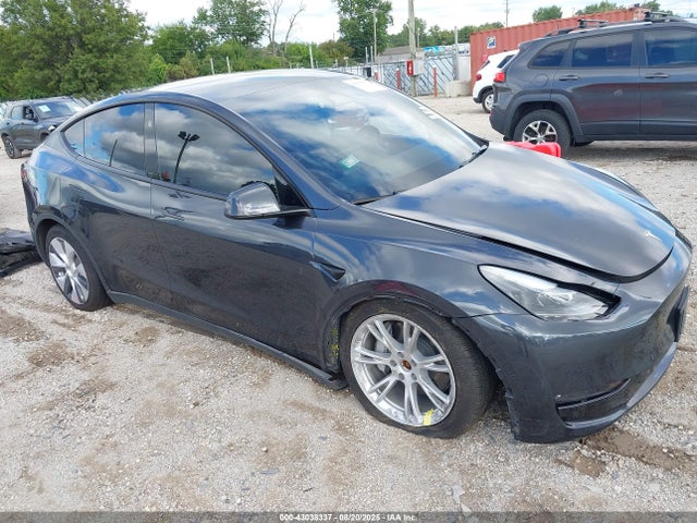 2024 TESLA MODEL Y 7SAYGDEE6RF993466 Photo 0