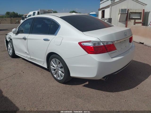 Honda j35y1 2014 1HGCR3F89EA027668 Image 3