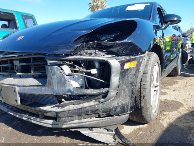 Porsche Macan 2025 WP1AA2A56SLB02703 Image 17
