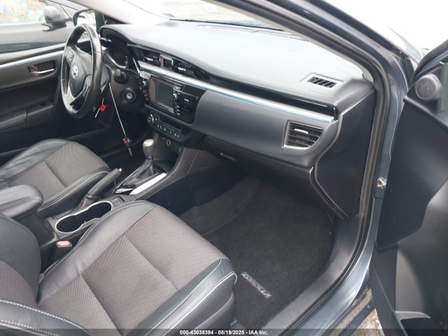 43038394 :رقم المزاد ، 2T1BURHE9FC237831 vin ، 2015 Toyota Corolla S Plus مزاد بيع