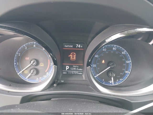 43038394 :رقم المزاد ، 2T1BURHE9FC237831 vin ، 2015 Toyota Corolla S Plus مزاد بيع