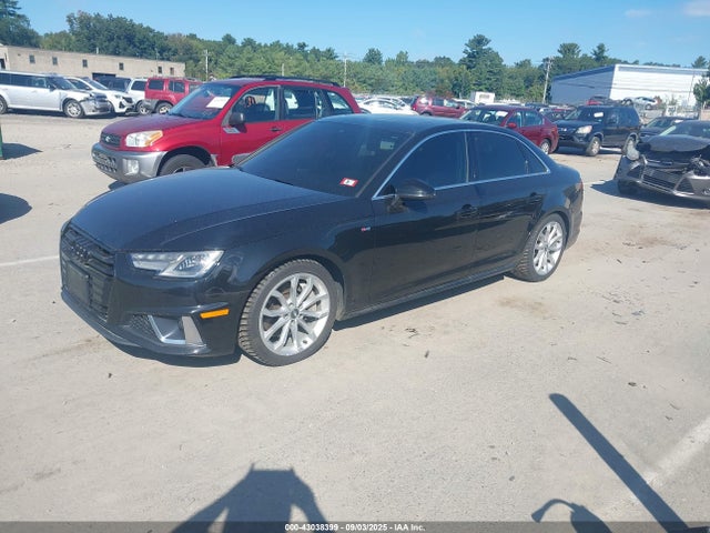 43038399 :رقم المزاد ، WAUDNAF4XKN005759 vin ، 2019 Audi A4 45 Premium مزاد بيع