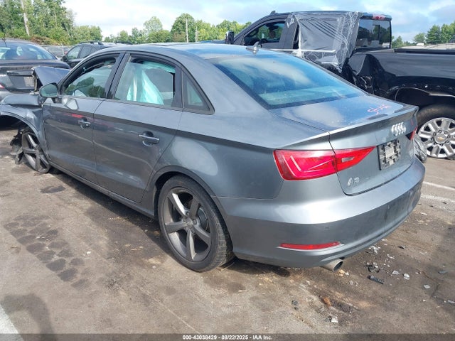 2016 AUDI A3 WAUB8GFF3G1073306 Photo 2