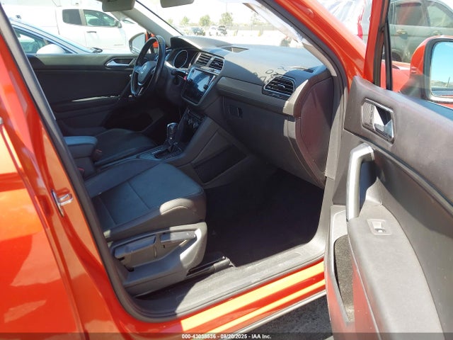3VV3B7AXXJM089832 Volkswagen Tiguan