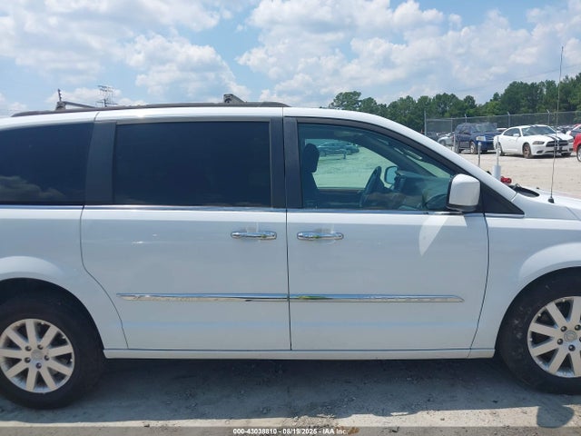 2C4RC1BG6GR129715 Chrysler Town and Country