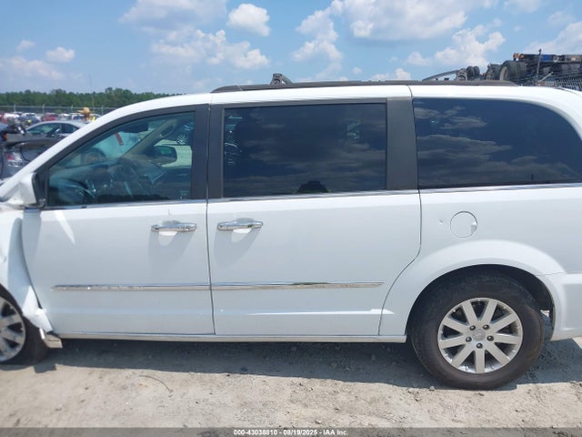 2C4RC1BG6GR129715 Chrysler Town and Country
