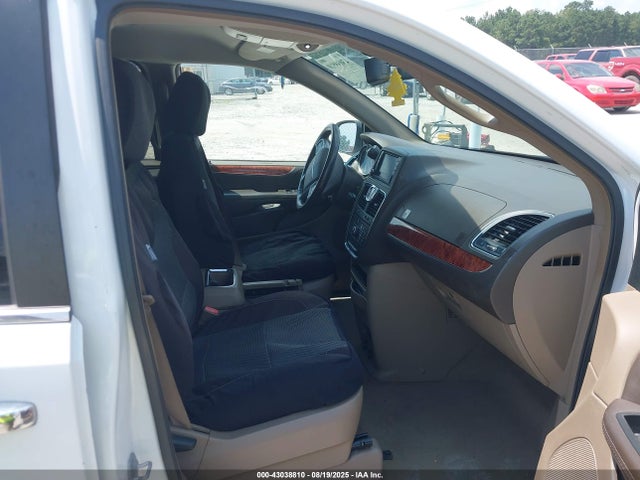 2C4RC1BG6GR129715 Chrysler Town and Country
