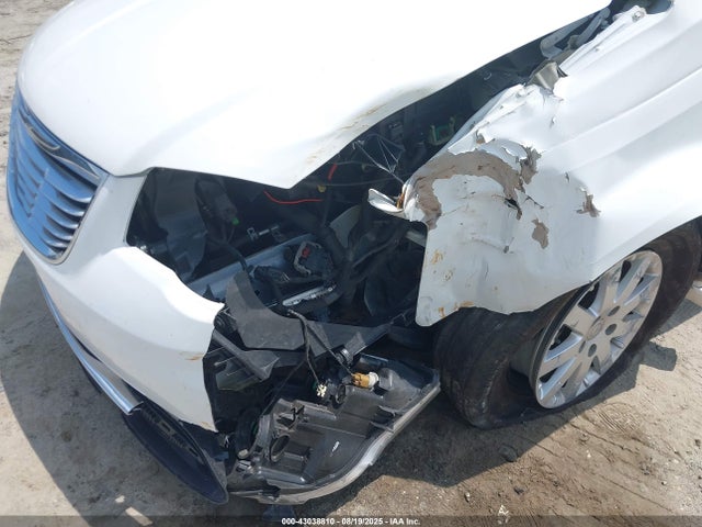 2C4RC1BG6GR129715 Chrysler Town and Country