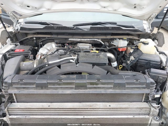 2GC4YUEY3N1206120 Chevrolet l5p
