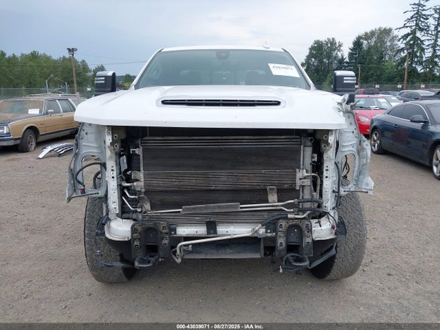 2GC4YUEY3N1206120 Chevrolet l5p