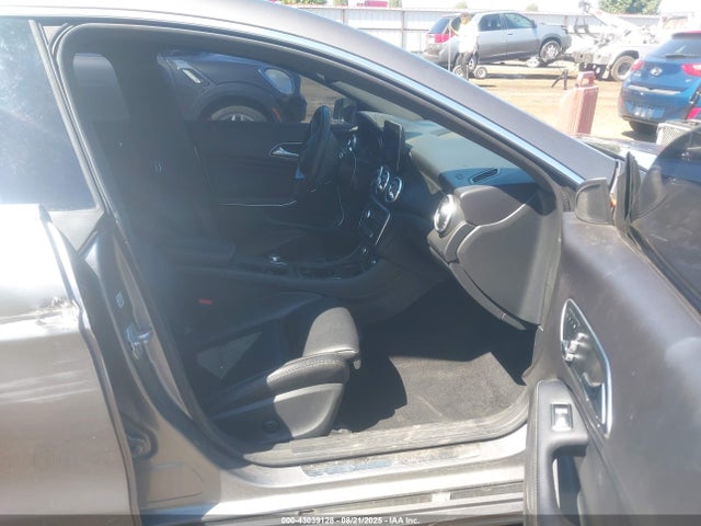 Mercedes-Benz 2018 2018 WDDSJ4GB6JN564749 Image 5