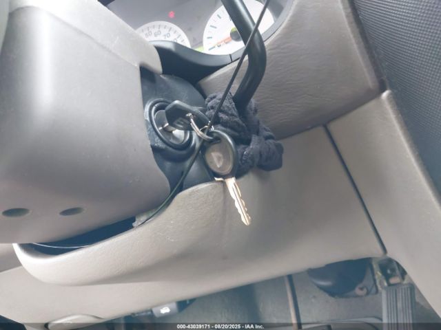 2002 CHRYSLER VOYAGER 1C4GJ25B52B731967 Photo 10