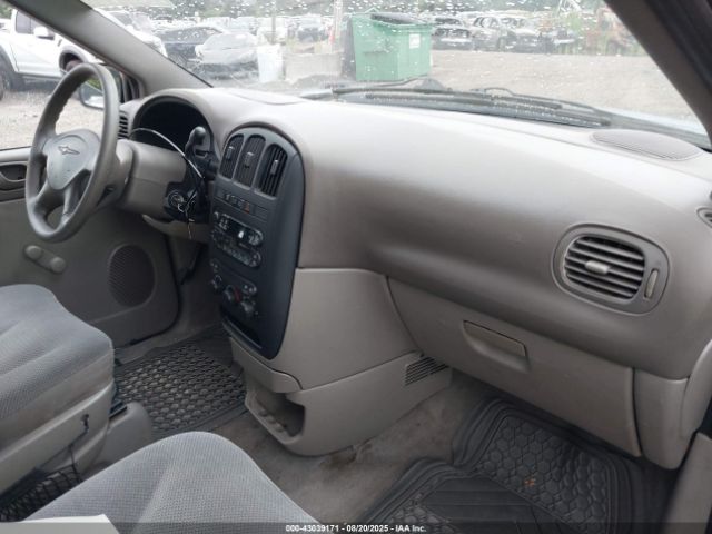 2002 CHRYSLER VOYAGER 1C4GJ25B52B731967 Photo 4