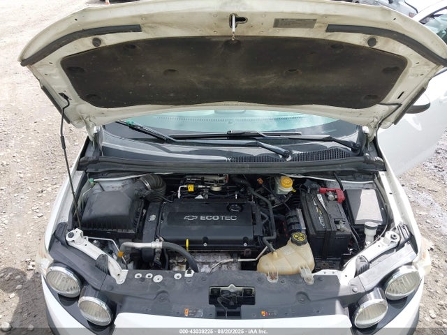 1G1JA6SHXE4209729 Chevrolet luw