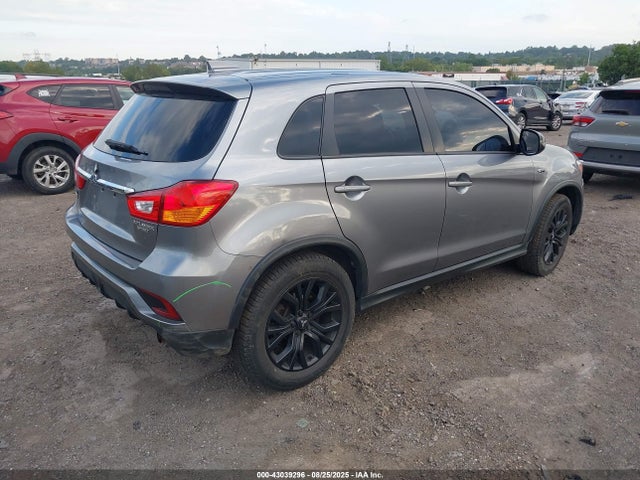 Mitsubishi mivec 2018 JA4AR3AU3JZ021431 Image 4