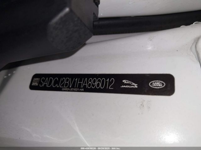 2017 JAGUAR F-PACE SADCJ2BV1HA896012 Photo 8