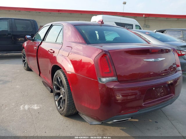 Chrysler 300 2019 2C3CCABG5KH686611 Image 3