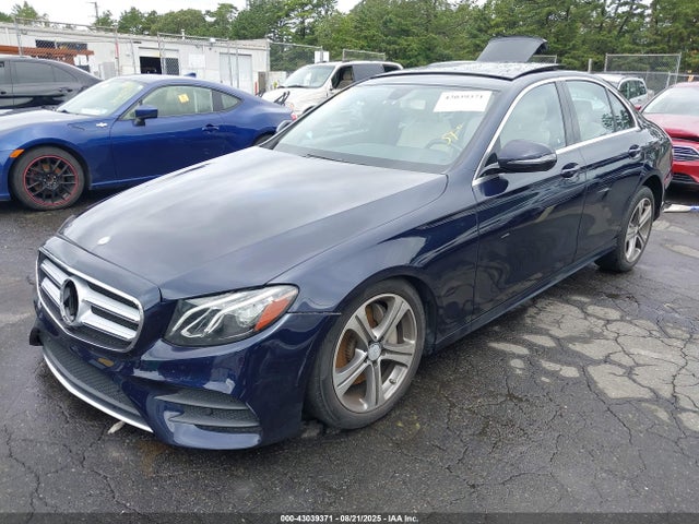 43039371 :رقم المزاد ، WDDZF4KB6HA114771 vin ، 2017 Mercedes-benz E 300 4matic مزاد بيع