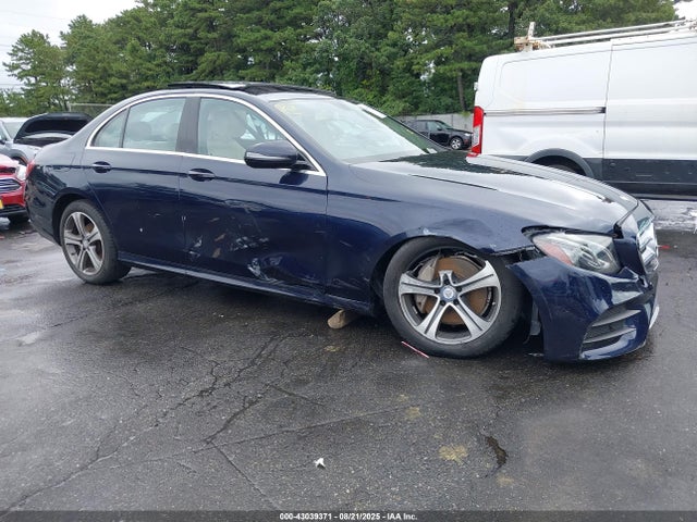 43039371 :رقم المزاد ، WDDZF4KB6HA114771 vin ، 2017 Mercedes-benz E 300 4matic مزاد بيع