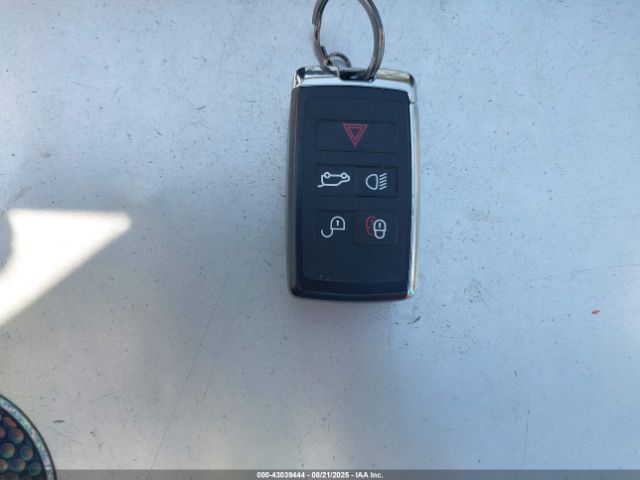 2023 JAGUAR F-PACE SADCJ2EX7PA715961 Photo 10