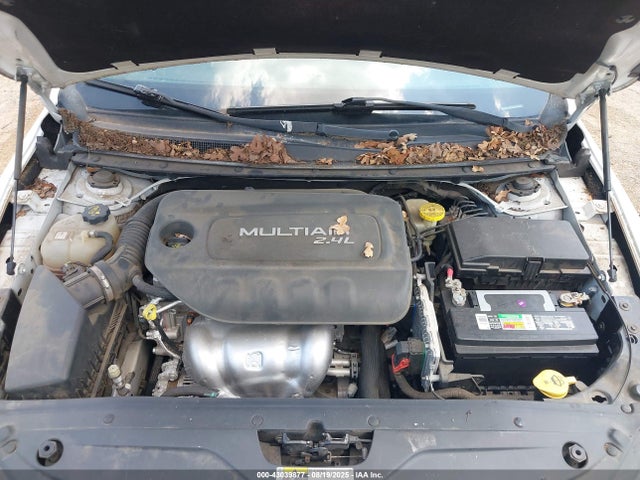 1C3CCCBB8FN578562 Chrysler 2015