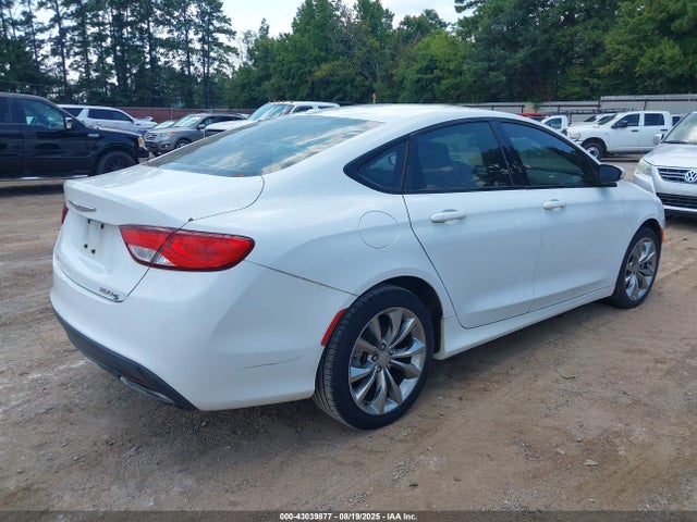 1C3CCCBB8FN578562 Chrysler 2015