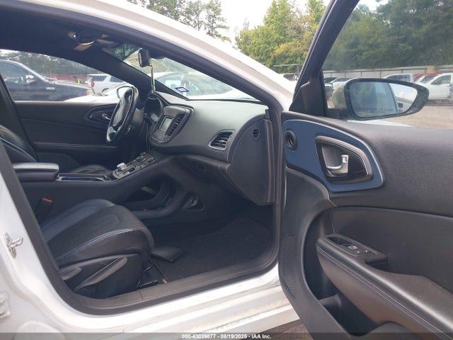 1C3CCCBB8FN578562 Chrysler 2015
