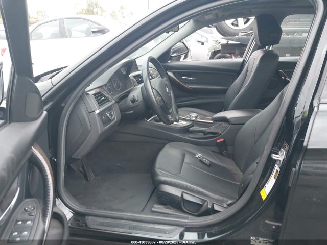 WBA3B1G53FNT06505 BMW 320i