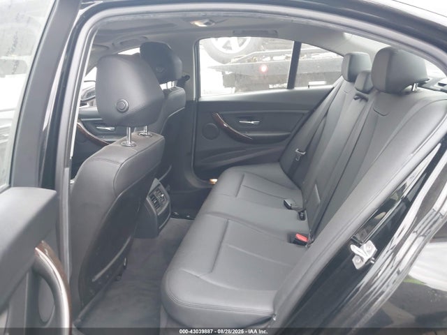 WBA3B1G53FNT06505 BMW 320i