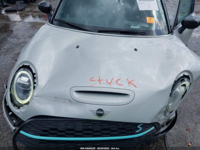 2021 MINI CLUBMAN WMWLV7C07M2N82303 Photo 9