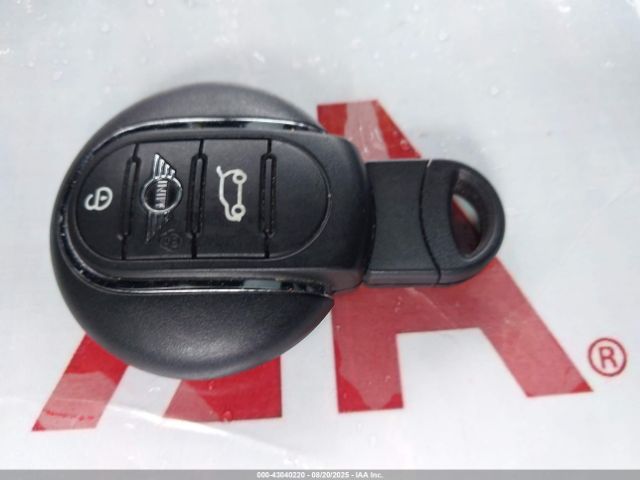 2021 MINI CLUBMAN WMWLV7C07M2N82303 Photo 10