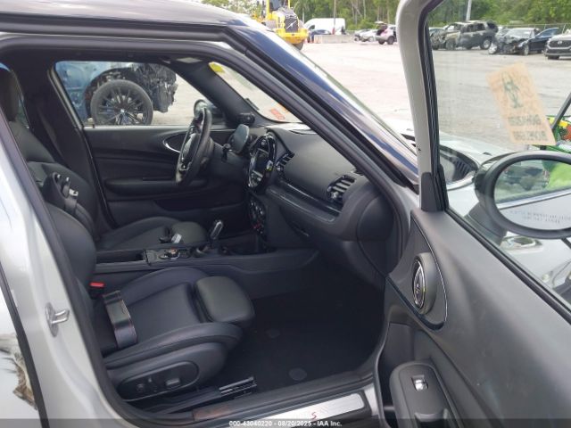 2021 MINI CLUBMAN WMWLV7C07M2N82303 Photo 4