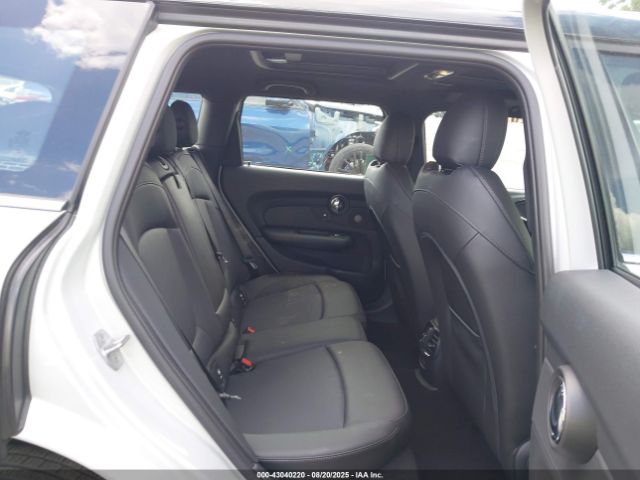 2021 MINI CLUBMAN WMWLV7C07M2N82303 Photo 7