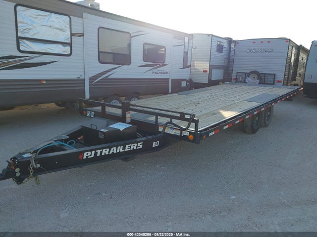 4P51C292XS1421691 Pj Trailers 2025