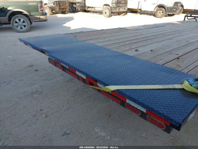 4P51C292XS1421691 Pj Trailers 2025