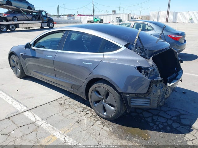2018 TESLA MODEL 3 5YJ3E1EA2JF041982 Photo 2