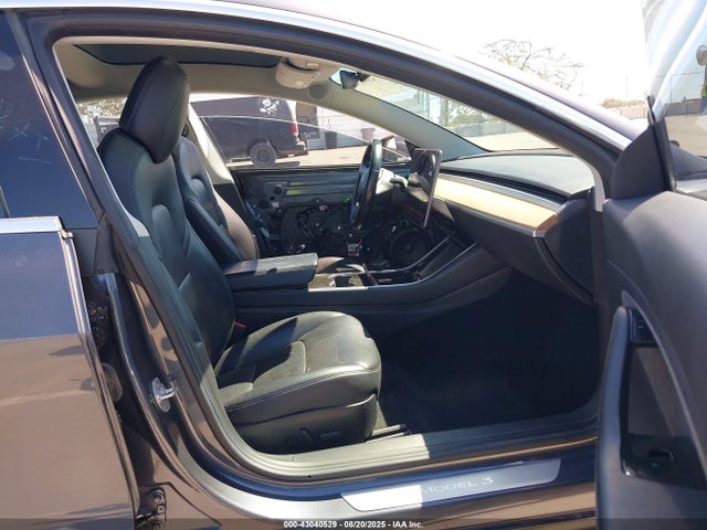 2018 TESLA MODEL 3 5YJ3E1EA2JF041982 Photo 4