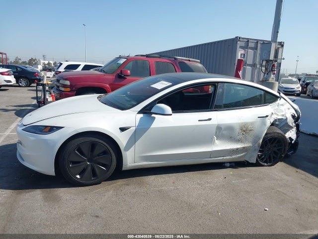 Продаж на аукціоні авто 2024 Tesla Model 3 Long Range Dual Motor All-wheel Drive/rear-wheel Drive, vin: 5YJ3E1EA0RF786600, номер лоту: 43040539